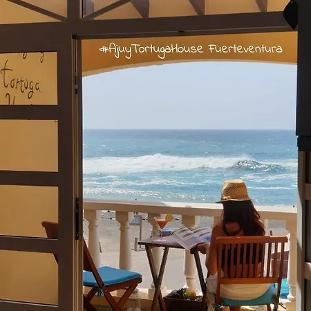 Tortuga House *